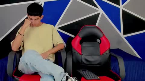 Snapshot of migueyalejo_sweetsex chatting on January 23, 2:44 am migueyalejo sweetsex online show from January 23, 2:44 am