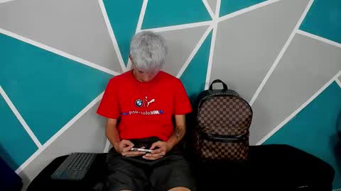 Snapshot of migueyalejo_sweetsex chatting on October 25, 3:18 am migueyalejo sweetsex online show from October 25, 3:18 am