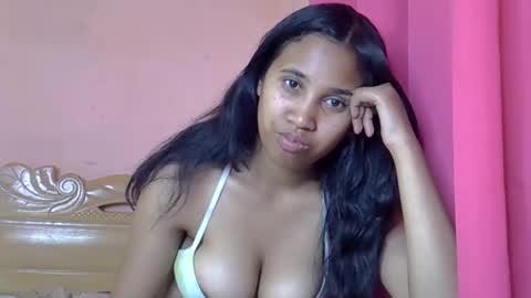 mihpretties online show from March 25, 8:21 am