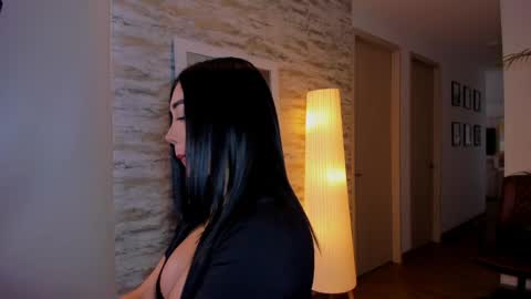 luisa online show from May 8, 12:00 pm