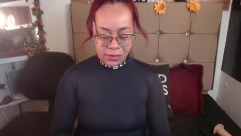 miia online show from November 14, 7:27 pm