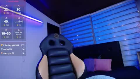 miiaa_evans1 online show from September 18, 8:35 pm