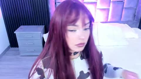 Mia Monroe online show from September 30, 8:30 pm