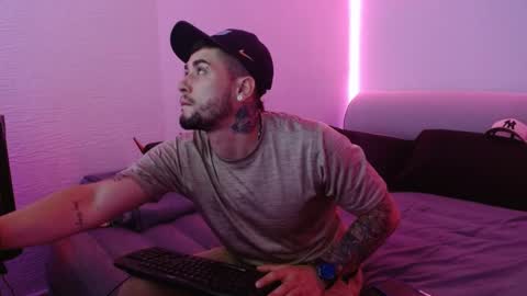 Mia and Liam online show from January 8, 5:05 am