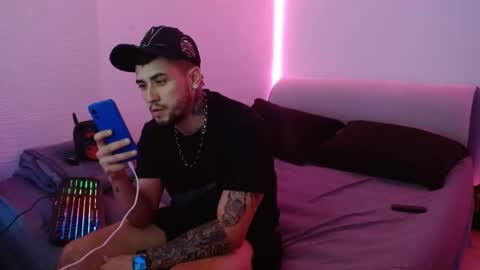 Mia and Liam online show from January 7, 4:50 am