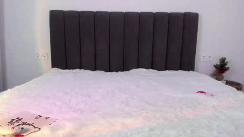 Mika online show from February 15, 11:03 pm