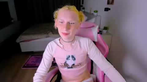 mikaella_nicole online show from June 20, 6:58 pm
