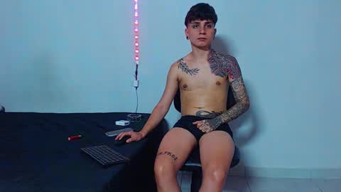 Snapshot of mike777jr chatting on October 5, 2:53 am Mike IMDEPENDIENT MODEL online show from October 5, 2:53 am