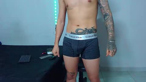 Snapshot of mike777jr chatting on October 14, 4:54 pm Mike IMDEPENDIENT MODEL online show from October 14, 4:54 pm