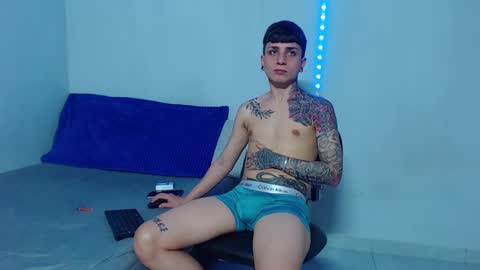 Snapshot of mike777jr chatting on March 10, 4:14 pm Mike IMDEPENDIENT MODEL online show from March 10, 4:14 pm