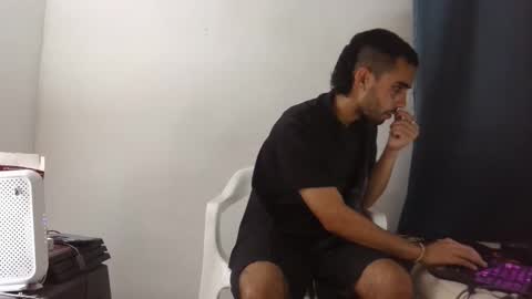 mike_leonrey22 online show from December 17, 1:23 am