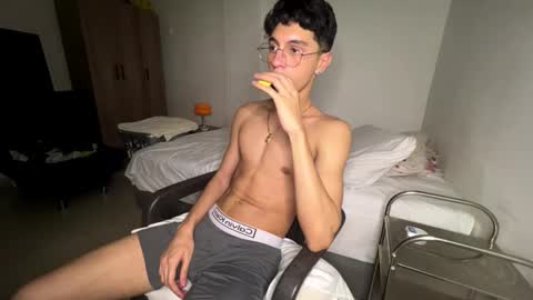 Mike Pineapple online show from November 18, 4:37 am