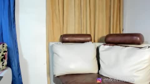 Snapshot of mikeblaree chatting on October 23, 2:46 am mikeblaree online show from October 23, 2:46 am