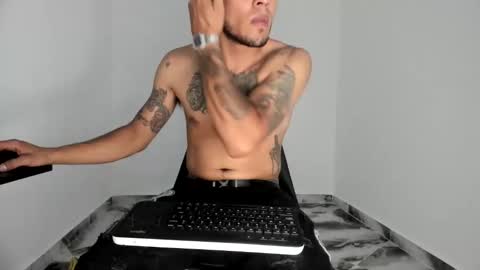 mikee_scooth online show from November 17, 2:47 am