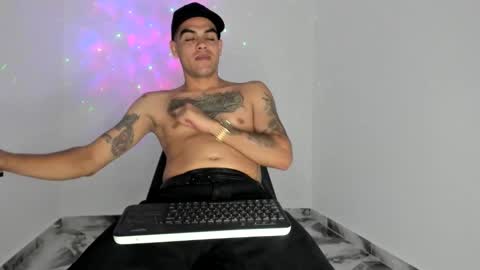 mikee_scooth online show from March 20, 4:28 am