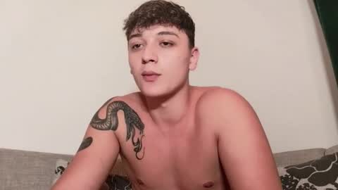 Snapshot of mikelaur chatting on October 2, 4:39 pm MikeLaur online show from October 2, 4:39 pm