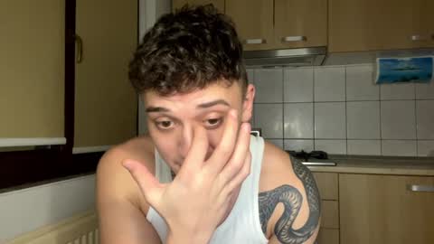 Snapshot of mikelaur chatting on December 16, 7:54 pm MikeLaur online show from December 16, 7:54 pm