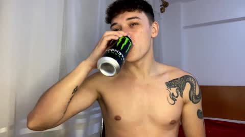 Snapshot of mikelaur chatting on December 1, 6:54 pm MikeLaur online show from December 1, 6:54 pm