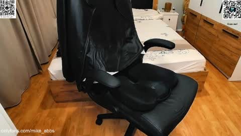 Mike    online show from April 18, 7:58 pm