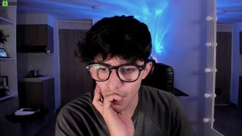 VIOLETAMIKE online show from February 17, 8:24 am