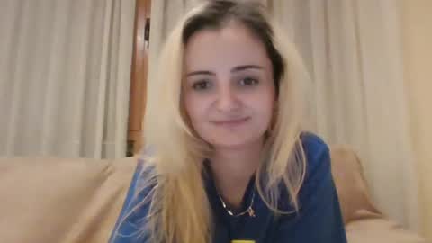 miki234809581 online show from November 2, 8:09 pm