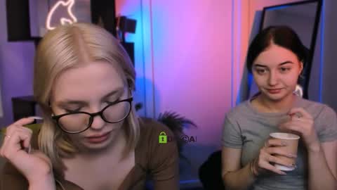 miki_ti online show from December 19, 7:31 pm