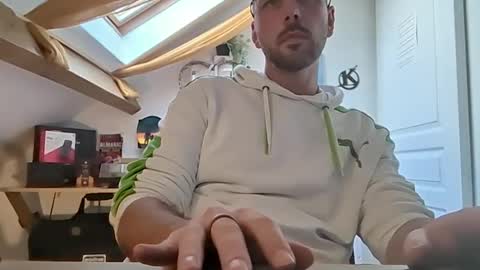 Snapshot of mikmik91 chatting on January 9, 2:29 pm mikmik91 online show from January 9, 2:29 pm