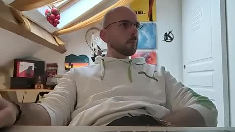 Snapshot of mikmik91 chatting on January 8, 10:15 am mikmik91 online show from January 8, 10:15 am