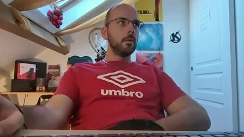 Snapshot of mikmik91 chatting on December 19, 3:41 pm mikmik91 online show from December 19, 3:41 pm