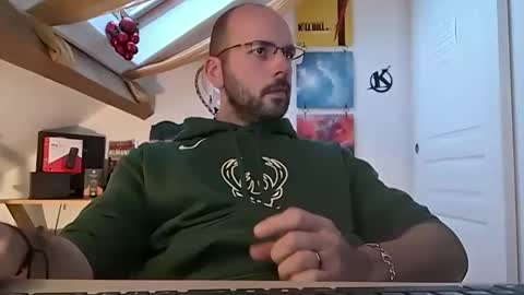 Snapshot of mikmik91 chatting on January 7, 4:05 pm mikmik91 online show from January 7, 4:05 pm