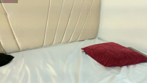 Mikoto Urb online show from April 20, 8:45 pm