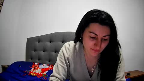Snapshot of mikyloveu chatting on December 18, 5:31 pm Mikyloveu online show from December 18, 5:31 pm
