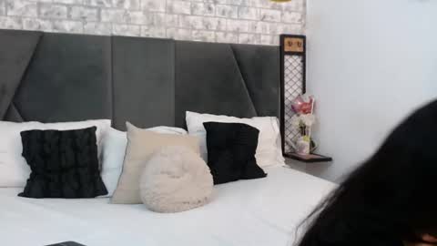 mila_adamss online show from December 4, 10:59 am