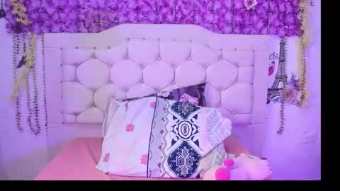 laura online show from February 25, 11:14 am