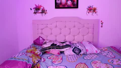 laura online show from December 18, 4:41 am