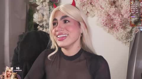 Snapshot of mila_snoow chatting on October 29, 11:56 am M I L A online show from October 29, 11:56 am