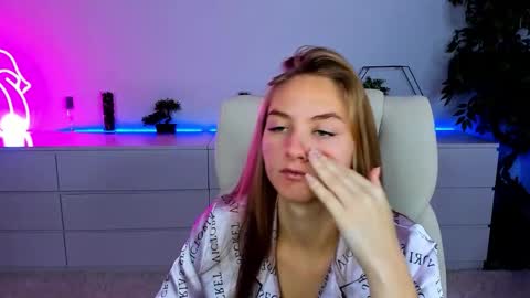 Milla online show from October 25, 6:13 am