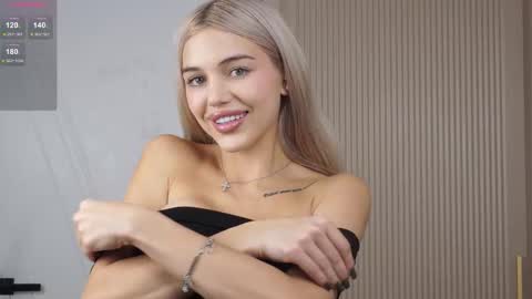 Mila and u can call me sweet bunny online show from October 31, 10:26 am