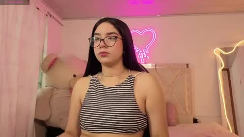 milah_tay online show from April 13, 11:36 am