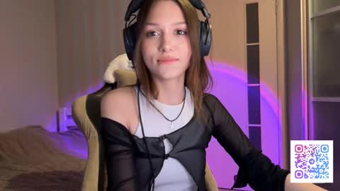 milamiuu online show from February 28, 1:48 pm