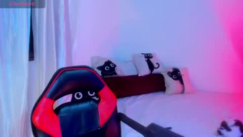 Milane online show from April 4, 5:47 am