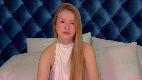 MilanaBalmain online show from November 9, 4:49 am