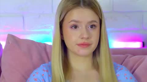 MilanaBalmain online show from March 16, 5:44 am