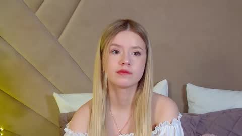 MilanaBalmain online show from January 19, 5:39 am