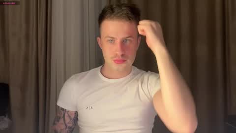 milanasugar online show from November 25, 4:50 pm