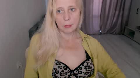 Milena online show from October 12, 10:19 am