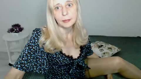 Milena online show from March 11, 2:53 am