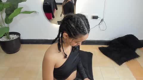 milanx2 online show from February 17, 9:10 pm