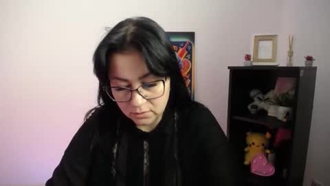 Snapshot of milania_milaa chatting on October 22, 7:44 am milania_milaa online show from October 22, 7:44 am