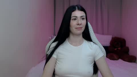 milasecretsss online show from April 18, 7:10 am